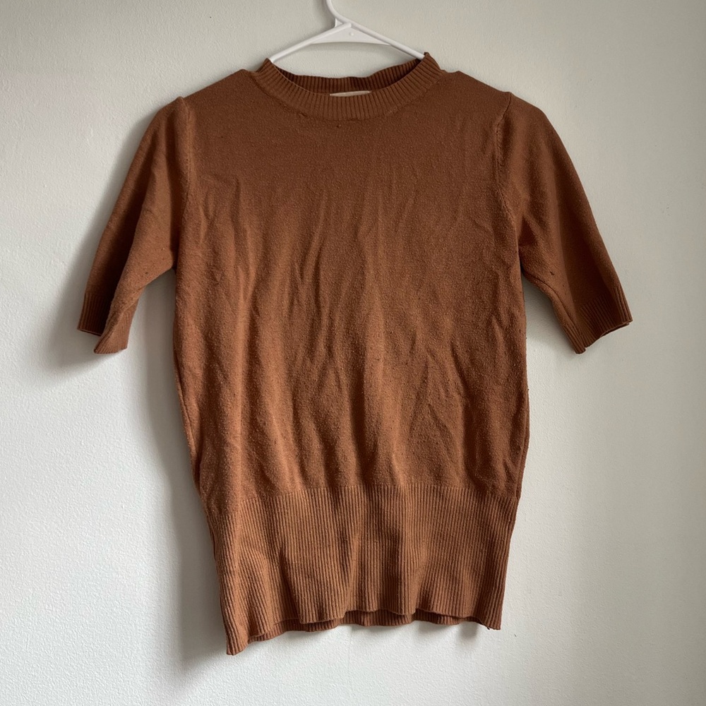 Half sleeve sweater